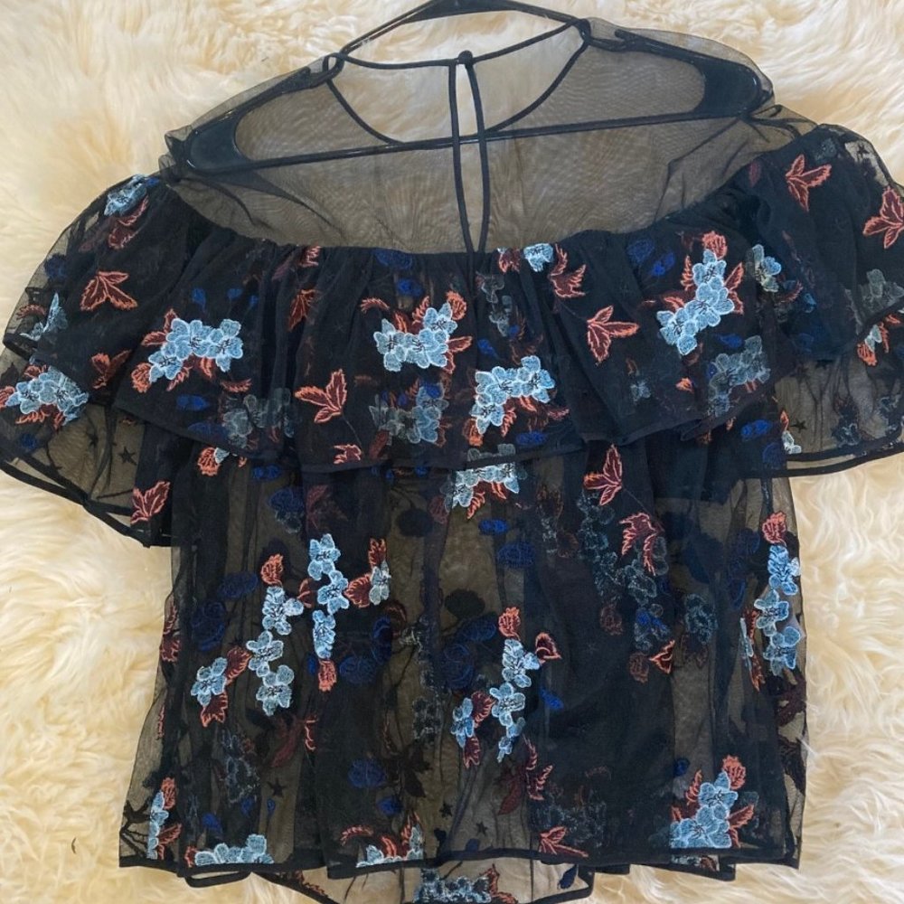 Gorgeous Cinq a Sept sz S top blouse
